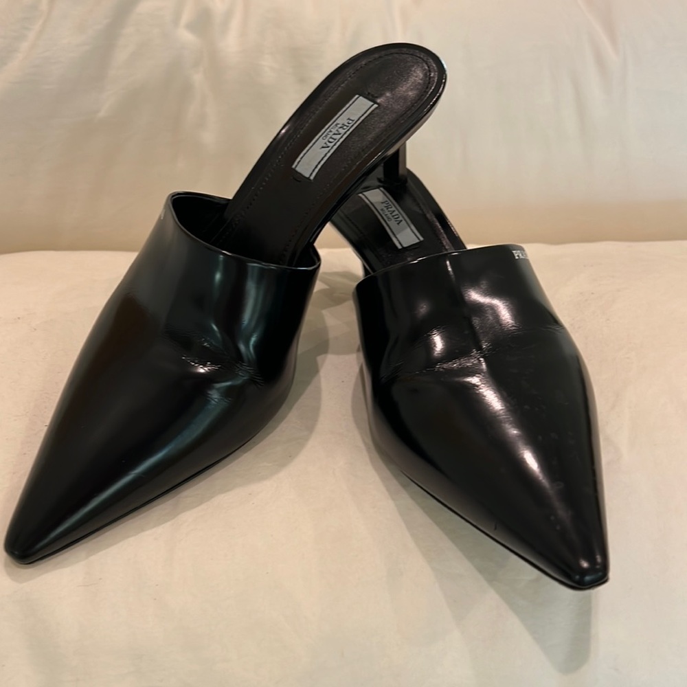 PRADA classic Black Patton leather 2.5" kitten heel mules! Medium wear